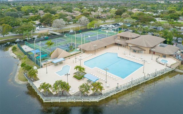 2050 NW 37th Ave, Coconut Creek, FL 33066