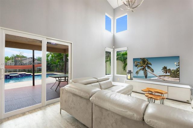 2050 NW 37th Ave, Coconut Creek, FL 33066