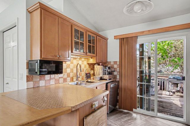 6878 Lake Bluff Drive NE, Comstock Park, MI 49321