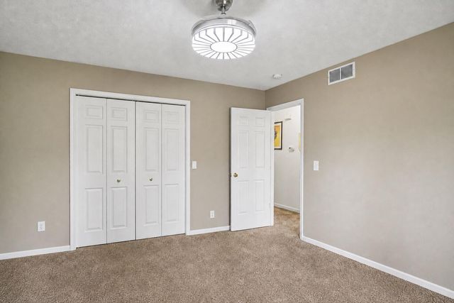 6878 Lake Bluff Drive NE, Comstock Park, MI 49321