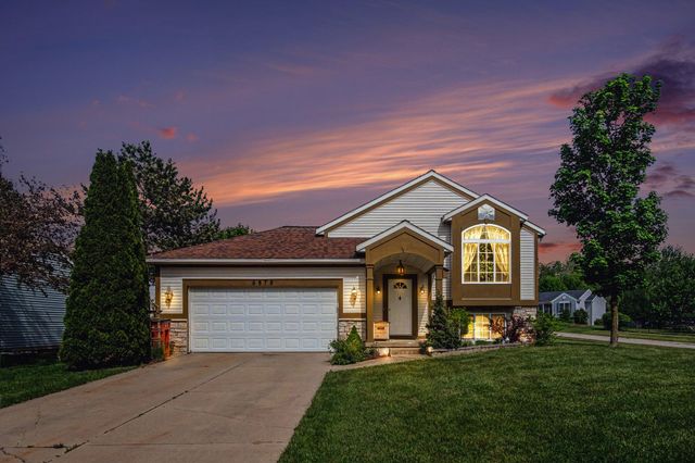 6878 Lake Bluff Drive NE, Comstock Park, MI 49321