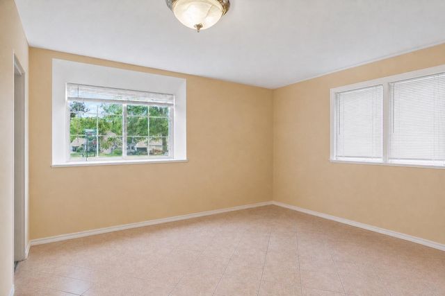 6878 Lake Bluff Drive NE, Comstock Park, MI 49321