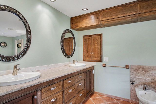 6878 Lake Bluff Drive NE, Comstock Park, MI 49321