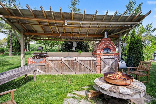 6878 Lake Bluff Drive NE, Comstock Park, MI 49321