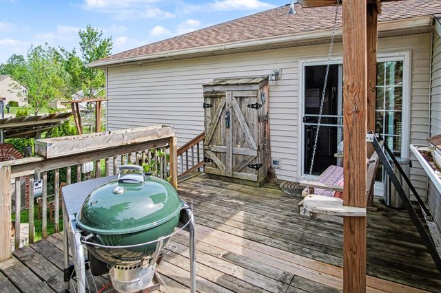 6878 Lake Bluff Drive NE, Comstock Park, MI 49321