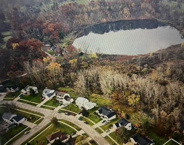 6878 Lake Bluff Drive NE, Comstock Park, MI 49321