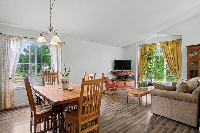 6878 Lake Bluff Drive NE, Comstock Park, MI 49321