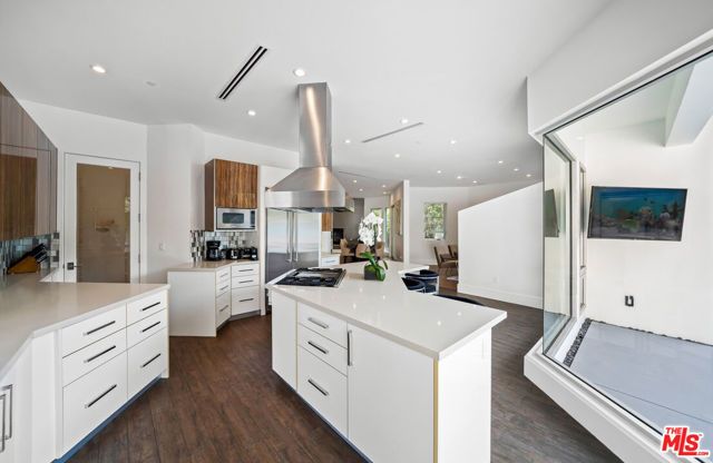 363 N SWEETZER Avenue, Los Angeles, CA 90048