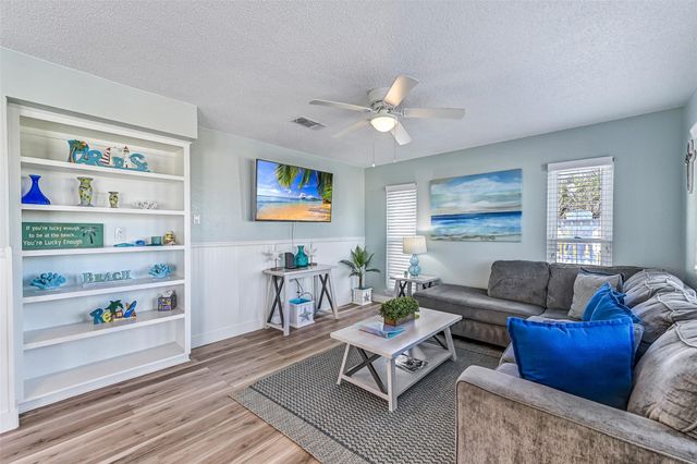 4413 Tampico Way, Galveston, TX 77554