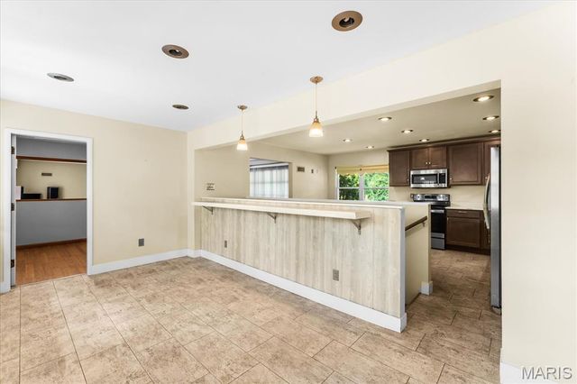 1 Debby Lane, Belleville, IL 62223