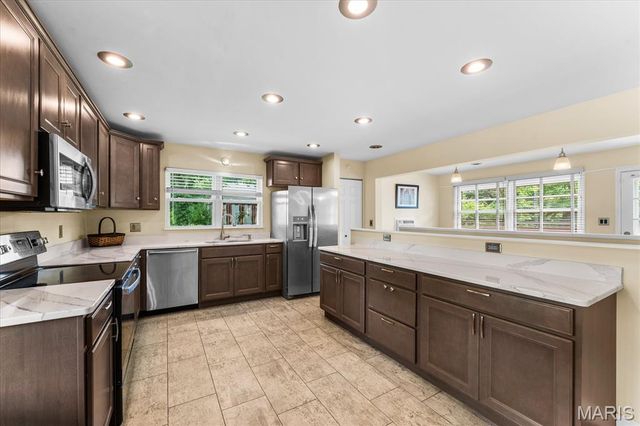 1 Debby Lane, Belleville, IL 62223