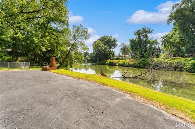 1 Debby Lane, Belleville, IL 62223
