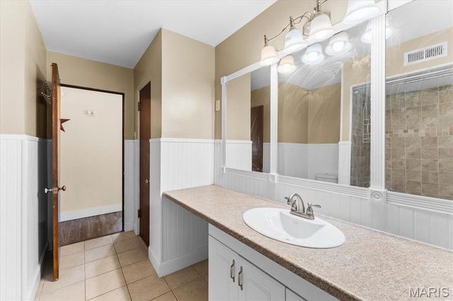 1 Debby Lane, Belleville, IL 62223