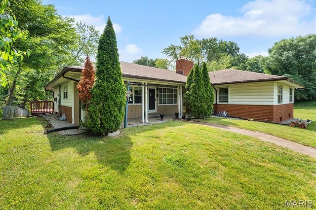 1 Debby Lane, Belleville, IL 62223