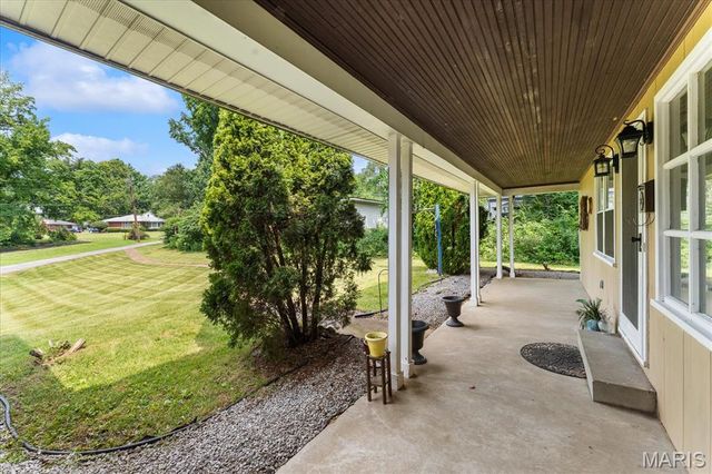 1 Debby Lane, Belleville, IL 62223