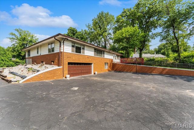 1 Debby Lane, Belleville, IL 62223