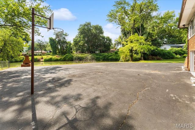 1 Debby Lane, Belleville, IL 62223