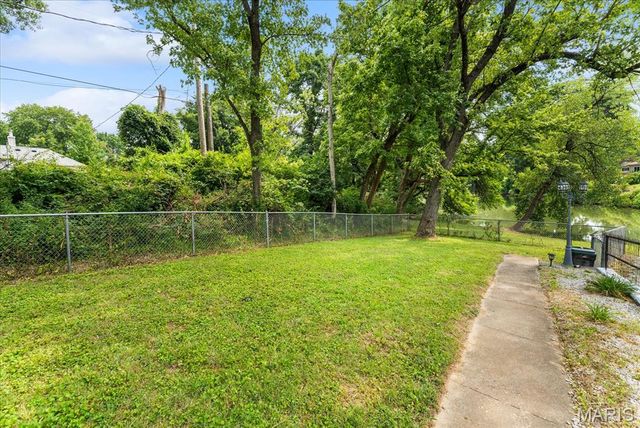 1 Debby Lane, Belleville, IL 62223