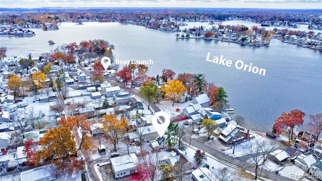126 N North Shore Drive, Lake Orion, MI 48362