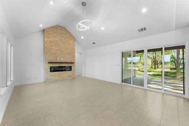 6048 VZ County Road 2120, Wills Point, TX 75169