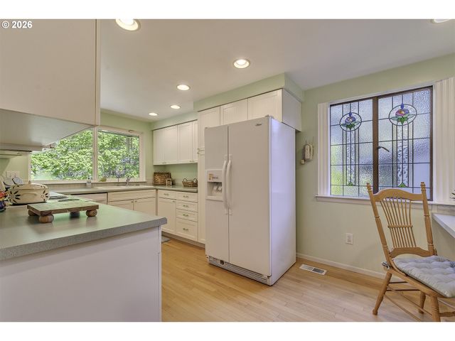 14395 Sw 27TH Ct, Beaverton, OR 97008