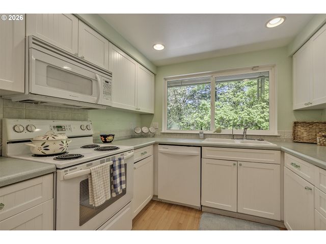 14395 Sw 27TH Ct, Beaverton, OR 97008
