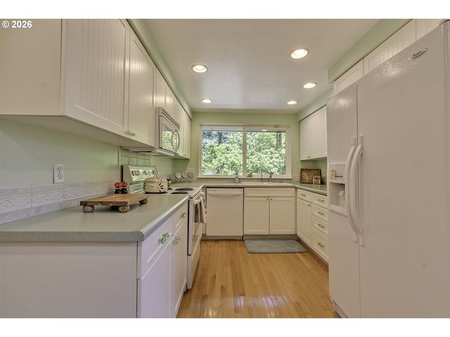 14395 Sw 27TH Ct, Beaverton, OR 97008