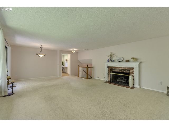 14395 Sw 27TH Ct, Beaverton, OR 97008