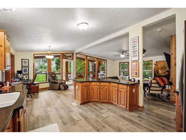 15212 Se RIVER FOREST Dr, Milwaukie, OR 97267