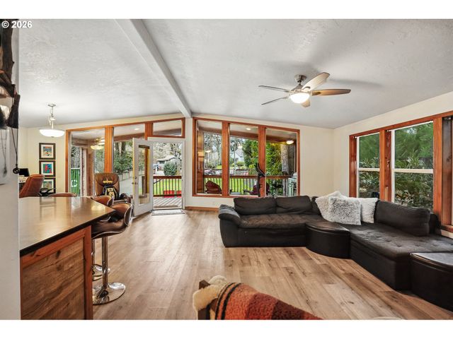 15212 Se RIVER FOREST Dr, Milwaukie, OR 97267