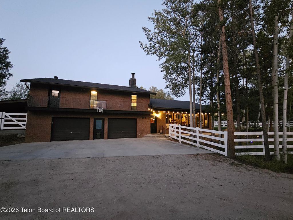 559 MOOSE Street, Pinedale, WY 82941 photo 1