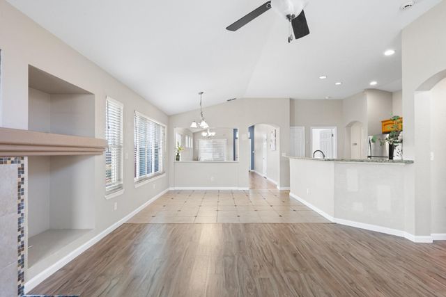 8600 Heritage Hill Dr, Elk Grove, CA 95624