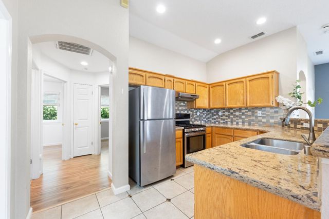 8600 Heritage Hill Dr, Elk Grove, CA 95624