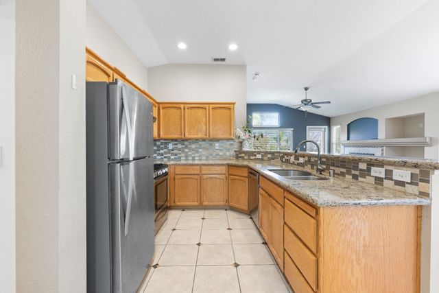 8600 Heritage Hill Dr, Elk Grove, CA 95624