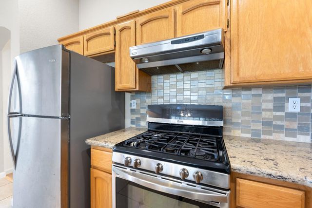 8600 Heritage Hill Dr, Elk Grove, CA 95624