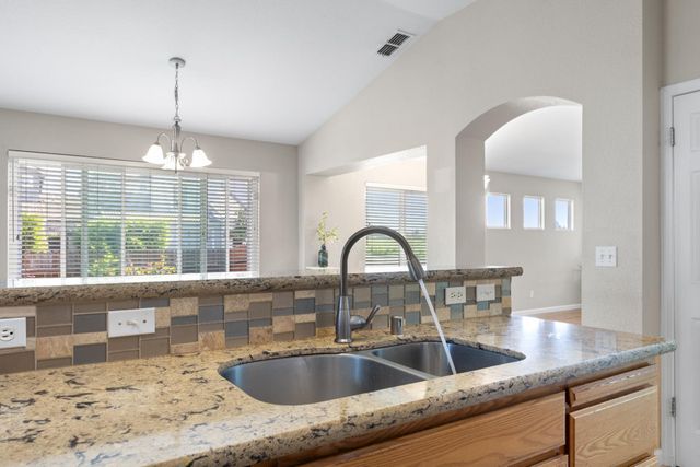 8600 Heritage Hill Dr, Elk Grove, CA 95624