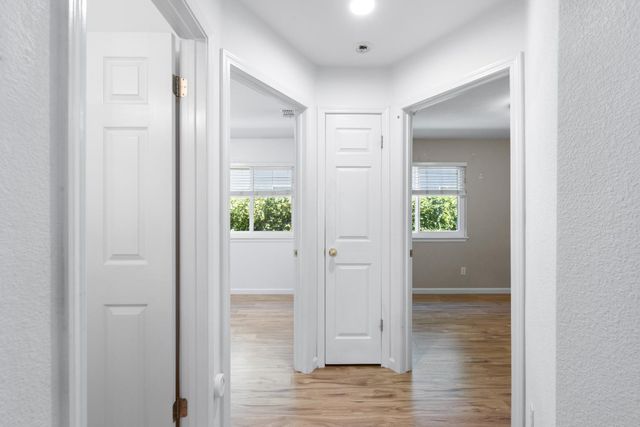 8600 Heritage Hill Dr, Elk Grove, CA 95624