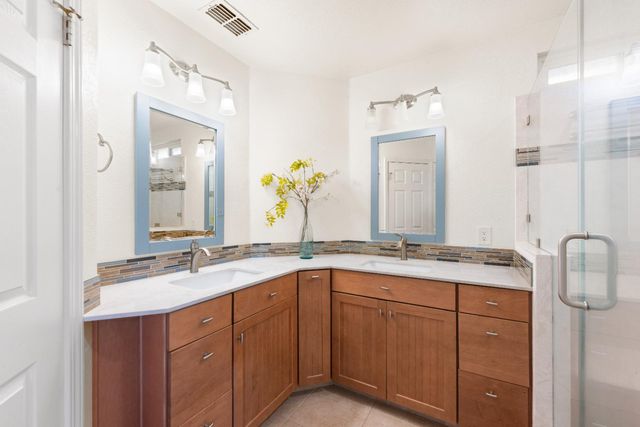 8600 Heritage Hill Dr, Elk Grove, CA 95624