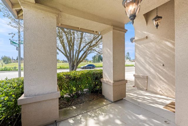 8600 Heritage Hill Dr, Elk Grove, CA 95624