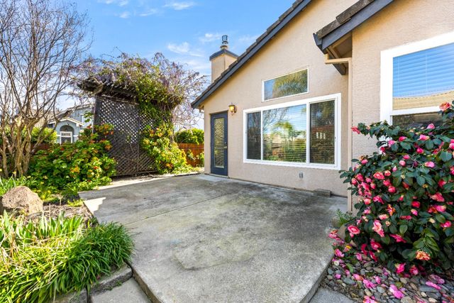 8600 Heritage Hill Dr, Elk Grove, CA 95624