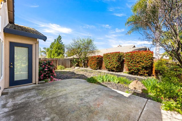 8600 Heritage Hill Dr, Elk Grove, CA 95624