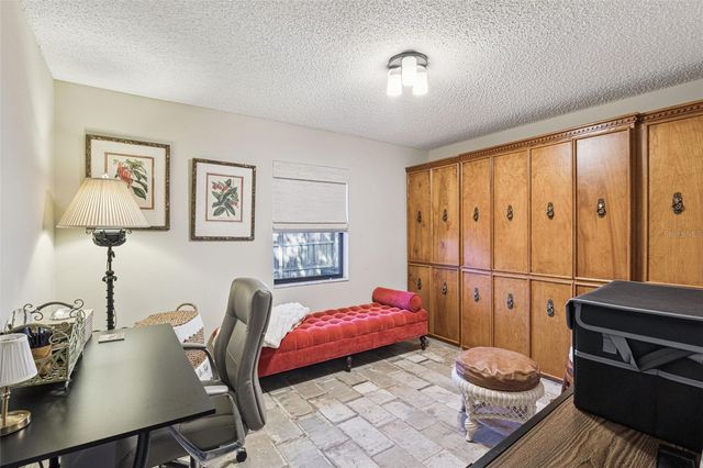 1105 N VALENCIA AVENUE, Howey In The Hills, FL 34737