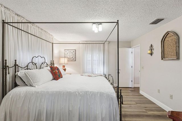 1105 N VALENCIA AVENUE, Howey In The Hills, FL 34737