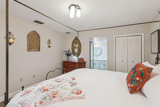 1105 N VALENCIA AVENUE, Howey In The Hills, FL 34737