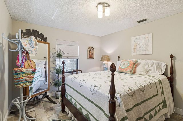 1105 N VALENCIA AVENUE, Howey In The Hills, FL 34737