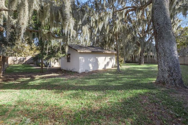 1105 N VALENCIA AVENUE, Howey In The Hills, FL 34737