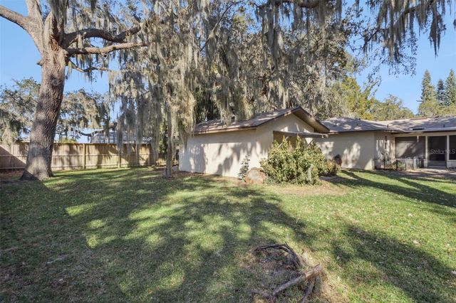 1105 N VALENCIA AVENUE, Howey In The Hills, FL 34737