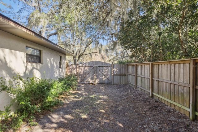 1105 N VALENCIA AVENUE, Howey In The Hills, FL 34737