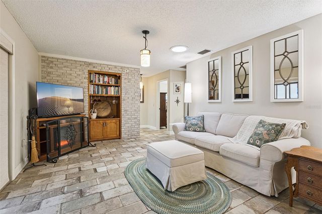 1105 N VALENCIA AVENUE, Howey In The Hills, FL 34737