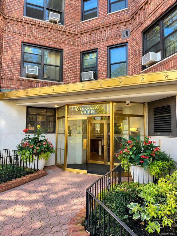 69-60 108th Street 519, Forest Hills, NY 11375 — photo 2